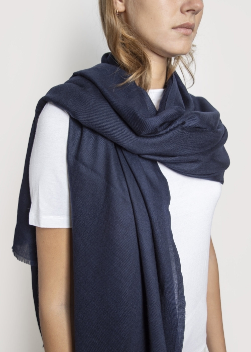 Stola-in-Cashmere-Navy-scuro