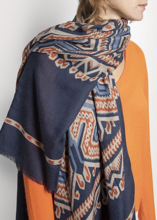 Stola-in-cashmere-Iban-Borneo