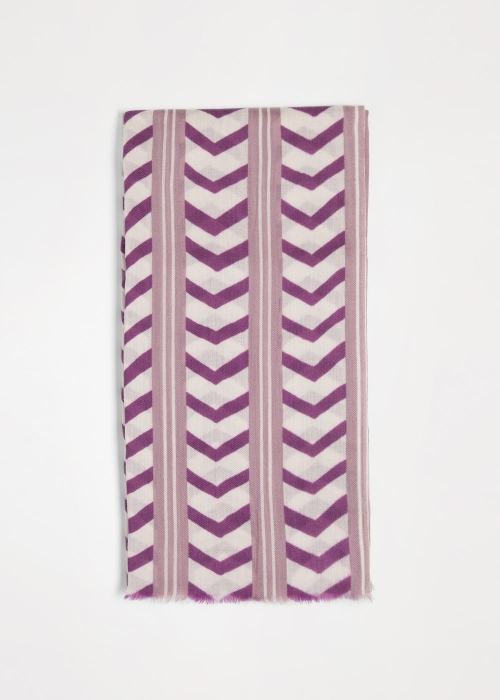 Stola-in-cashmere-arrows