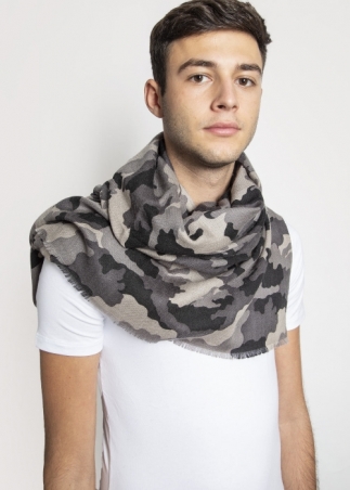 Sciarpa-in-cashmere-e-seta-camouflage-grigio