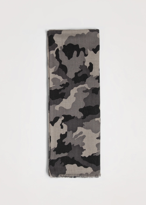 /Sciarpa-in-cashmere-e-seta-camouflage-grigio