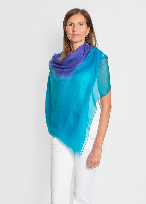 Nuanced turquoise Ultralight cashmere stole