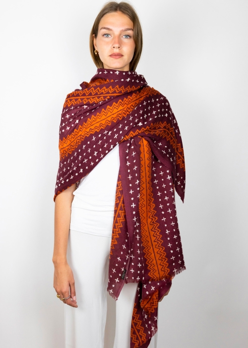 Maroon cashmere shawl | Cashmere stoles and scarves | Toosh Made in Italy