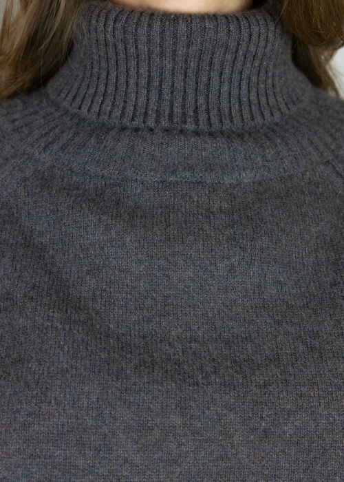Dolcevita in cashmere marrone
