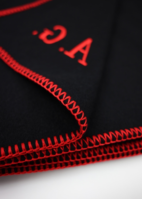 Plaid in cashmere milan nero personalizzato ricamo - Toosh cashmere Milano
