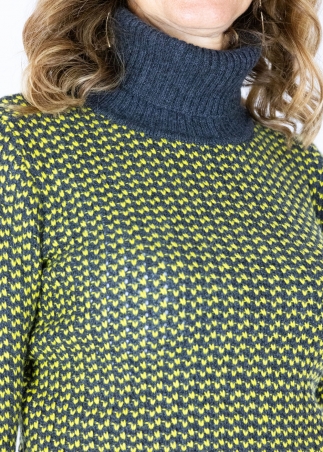 Honeycomb Turtleneck Carbon + Chamade
