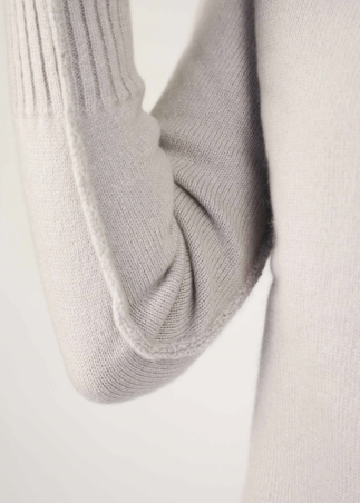 Dolcevita in cashmere grigio chiaro