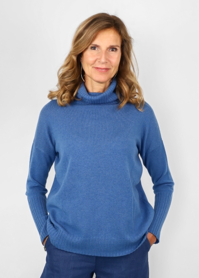 Elena in pure cashmere semiover turtleneck sweater