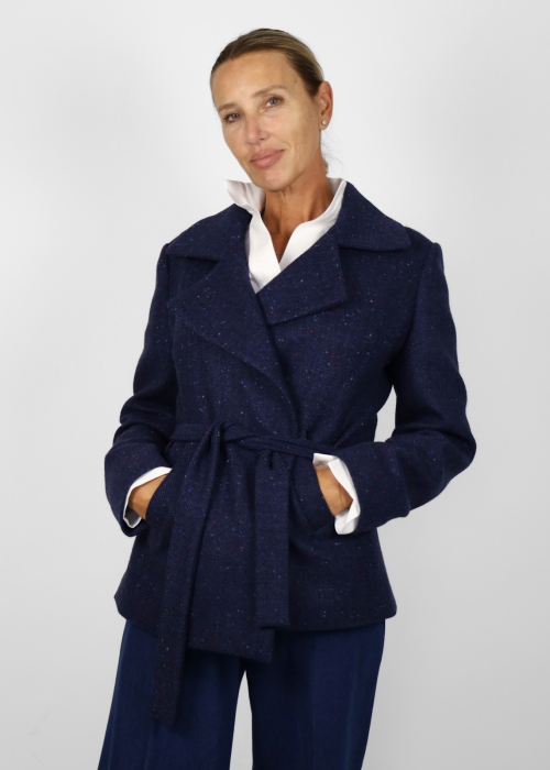 Jacket with belt in pure blue herringbone wool with multicolor stippling
