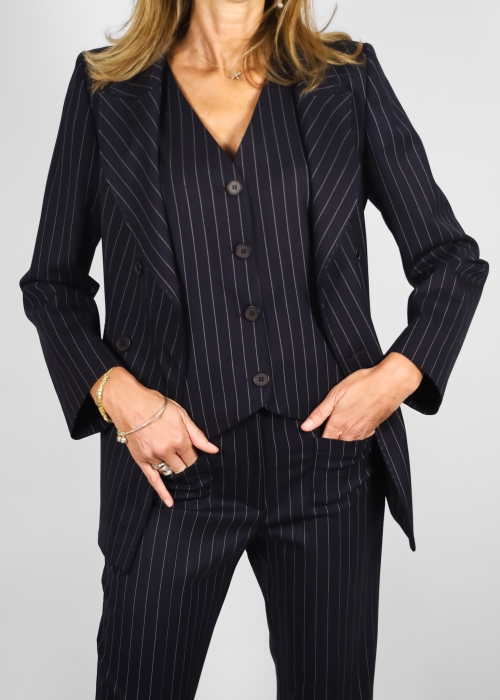 Completo in sallia di lana elasticizzata blu gessato bianco