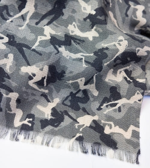 Idee per un regalo di Natale di lusso: sciarpa diamantina kamaflage