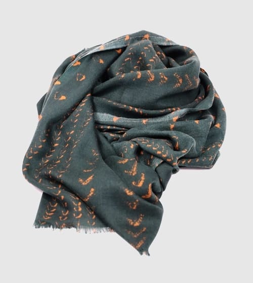 Idee per un regalo di Natale di lusso: stola in cashmere verde e arancio